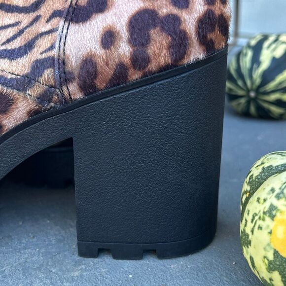 ALDO Nispel Animal Print Booties with Lug Heel. Faux hair NWOB size 8 - Picture 3 of 7